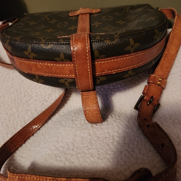 LV Chantilly shoulder/crossbody - Picture 11 of 12